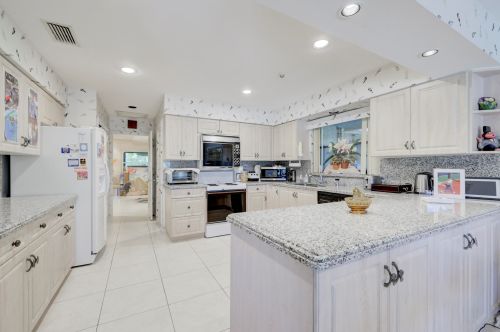 5215 Estates Dr, Delray Beach FL  33445-4385 exterior