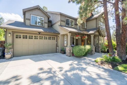 19533 Pine Dr, Bend OR  97702-2542 exterior