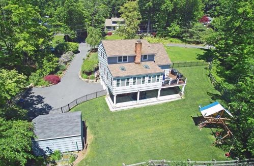 42 Riverside Dr, Ridgefield, CT 06877-3538