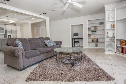 7009 Gateridge Dr, Dallas TX  75254-7935 exterior