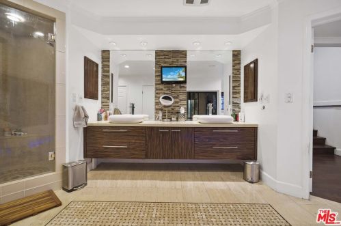 3511 Berry Dr, North Hollywood CA  91604-3862 exterior