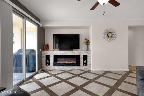 584 Twin Peaks Pkwy, San Tan Valley AZ  85143-5828 exterior