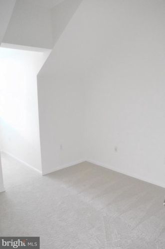 6807 Sabbarton Pl, Gainesville VA  20155-6226 exterior