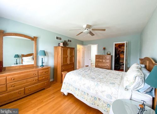 5 Wortham Ct, Bear DE  19701-2060 exterior