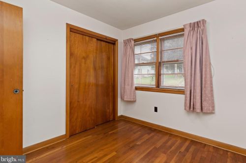 355 7 St, Harrisburg PA 17113-2012 exterior