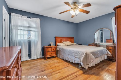 81 Oakland Dr, Bricktown NJ  08724-4560 exterior
