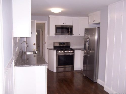 71 Alba Ave, Bridgeport CT  06606-2933 exterior