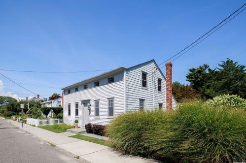 312 Carpenter St, Greenport, NY 11944-1408