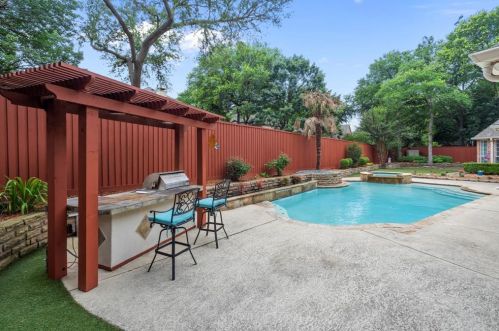 3501 Deerwood Ct, Richardson, TX 75082-2652