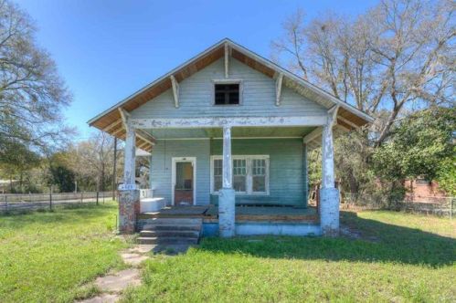 4625 Forsyth St, Bagdad, FL 32530-9401