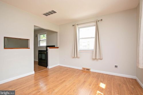 121 Hannold Blvd, West Deptford NJ  08096-1815 exterior