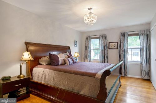 9514 Wallingford Dr, Springfield VA 22015-1738 exterior