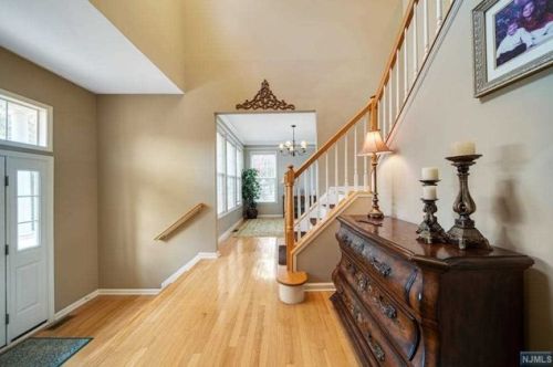 27 Skytop Rdg, Oakland NJ  07436-2355 exterior