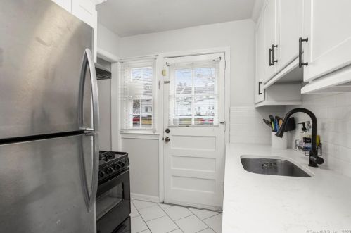 190 Sylvan Knoll Rd, Stamford CT  06902-5356 exterior