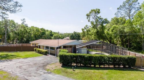5476 Lk Le Clare Rd, Lutz FL  33558-8013 exterior