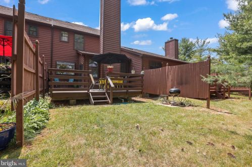 50 Danielle Ct, Trenton NJ  08648-1451 exterior