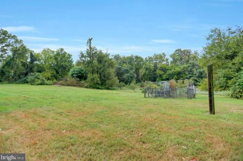 2148 Ritner Hwy, Carlisle PA 17015-9305 exterior