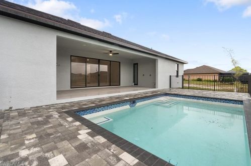 1908 14 St, Cape Coral FL  33909-1643 exterior