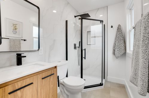 6549 Kensington Ave, Richmond CA  94805-1664 exterior