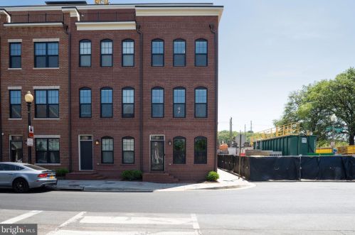 701 Parkside Pl, Washington, DC 20019-1879