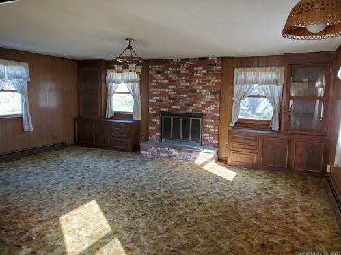 57 Cricklewood Rd, Milford, CT 06460-4505