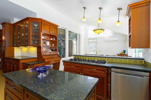 16 Garfield Pl, Poughkeepsie NY 12601-4326 exterior