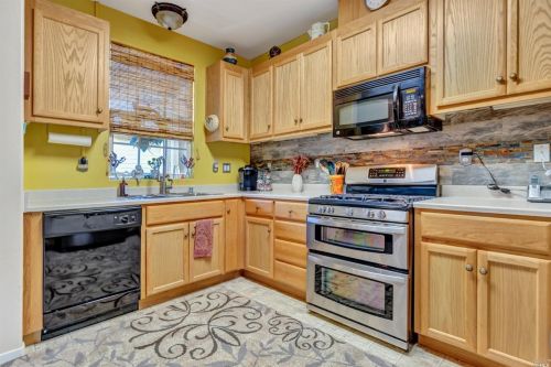 9419 Oak Trail Cir, Santa Rosa, CA 95409-6172