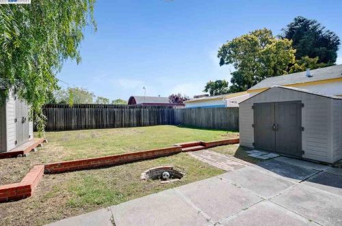 15928 Via Alamitos, San Lorenzo CA  94580-1435 exterior