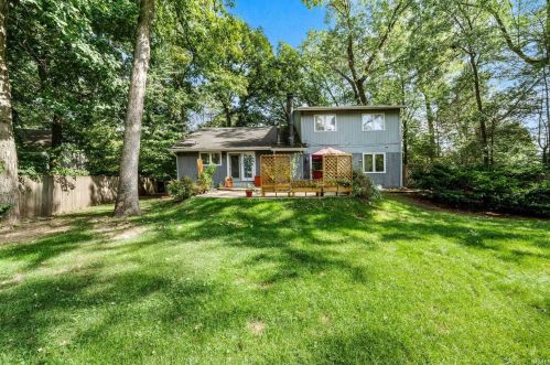 54619 Old Bedford Trl, Mishawaka, IN 46545-1504