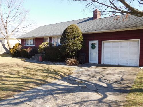601 Carlls Path, Deer Park, NY 11729-2329