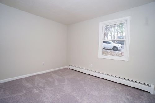 43 Joseph Rd, Salem NH  03079-2021 exterior