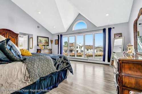 98 Jib Ln, Bricktown NJ  08723-6747 exterior