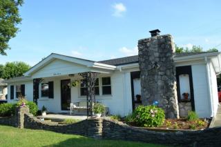 1211 Lynn Myra Ct, Louisville, KY 40214-3319