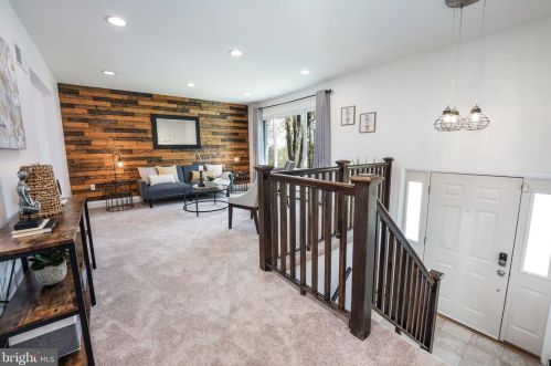 13333 Millwood Dr, Woodbridge VA  22191-1928 exterior