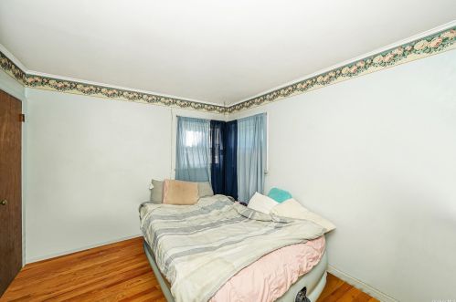 186 Pkwy Blvd, Wheatley Heights NY  11798-4306 exterior