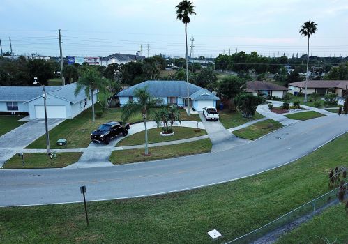 2505 Canterbury Dr, West Palm Beach, FL 33407-1315