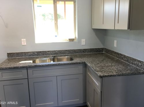 5225 17 Ave, Phoenix AZ 85086-9602 exterior