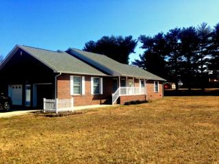 2203 Brayton Rd, Graysville, TN 37338-7803