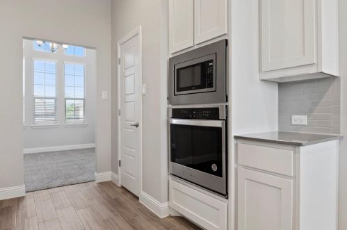 1105 Whispering Hills Dr, Midlothian TX  76063-6603 exterior