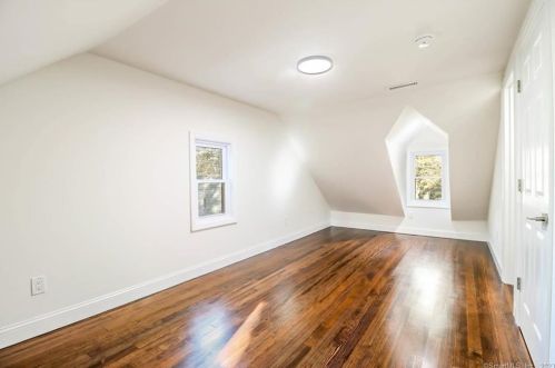 214 Berkshire Rd, Sandy Hook CT  06482-1548 exterior