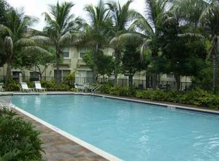 412 Lake Monterey Cir, Boynton Beach FL  33426-8446 exterior
