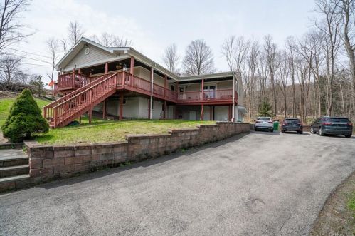 5 Nicholson Rd, Whaley Lake, NY 12531-5123