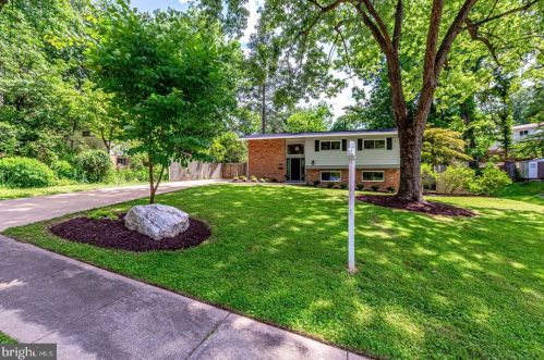 6506 Farley St, Springfield, VA 22152-2002