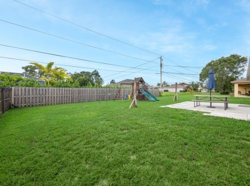 566 Sea Holly Ter, Port Saint Lucie FL  34984-3552 exterior