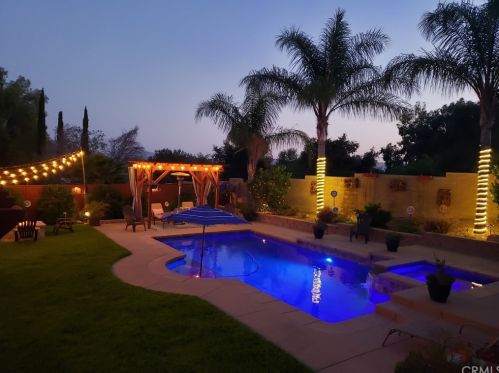 39601 Parkview Dr, Temecula CA  92591-7229 exterior