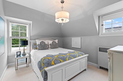 4749 Cramer St, Milwaukee WI 53211-1228 exterior