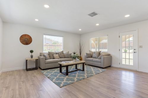 1970 Granite Hills Dr, El Cajon CA  92019-2043 exterior