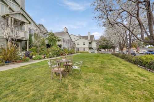 1231 Warren St, Redwood City, CA 94063-1226