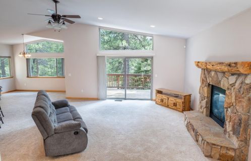 1681 Tionontati St, South Lake Tahoe CA  96150-4902 exterior