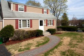 4 Lang Ter, Chestnut Ridge NY  10965-1306 exterior